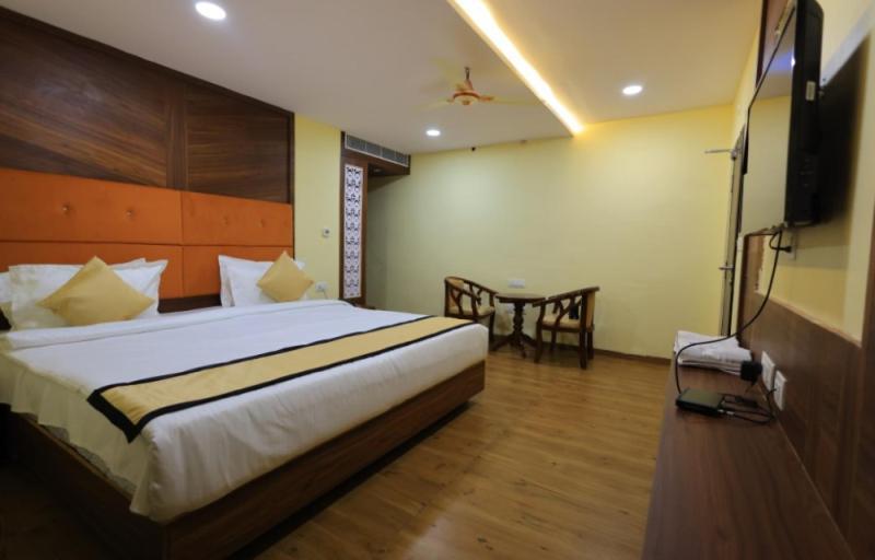 Sun Castle Hotel Palamaner Bagian luar foto