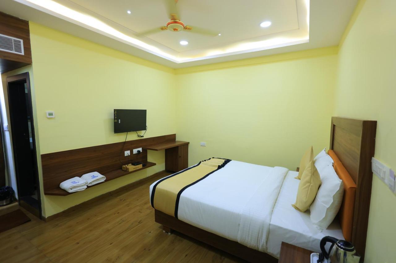 Sun Castle Hotel Palamaner Bagian luar foto